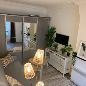  Appartement Moderne Au Coeur De Batignolles France